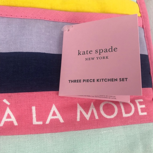 Kate Spade | Ice Cream Stripe 3 Piece Kitchen Set - Picture 3 of 8
